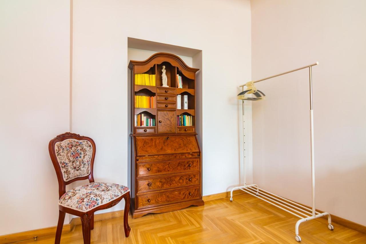 Classic Style Apartment In The Center Of Rīga Exterior foto