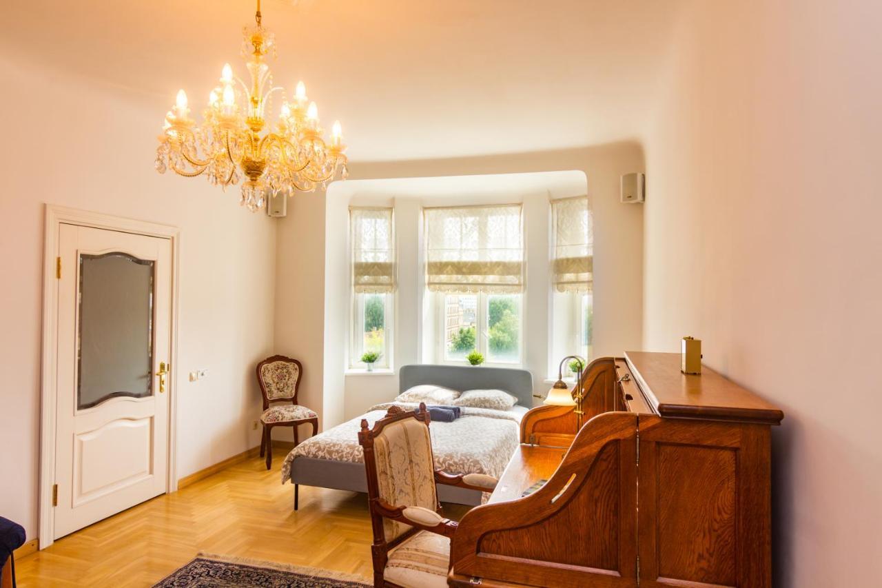 Classic Style Apartment In The Center Of Rīga Exterior foto