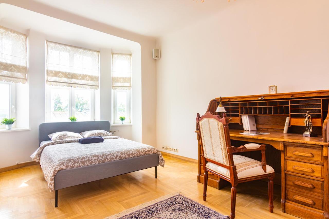 Classic Style Apartment In The Center Of Rīga Exterior foto